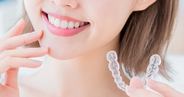 取り外せるマウスピース型矯正